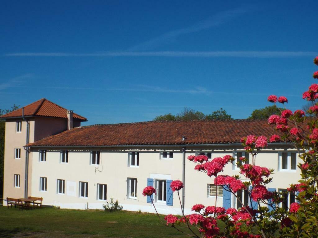 Chez Broche Bed & Breakfast Mazerolles  Екстериор снимка