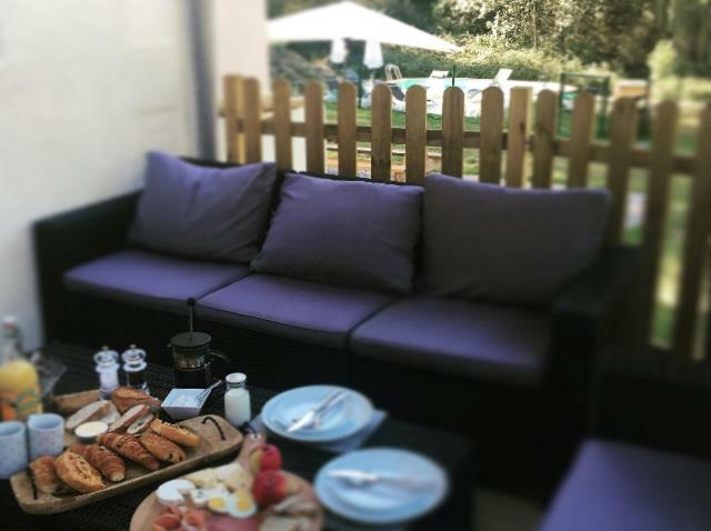 Chez Broche Bed & Breakfast Mazerolles  Екстериор снимка